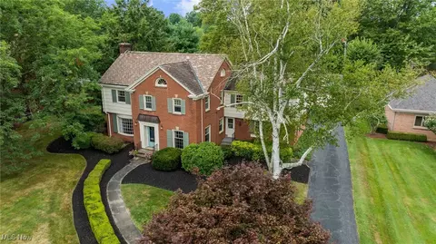 331 Golf Dr NE, Warren, OH 44483