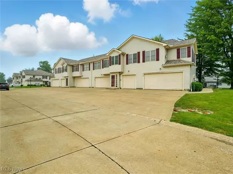 6000 Lake Rd W #222, Ashtabula, OH 44004