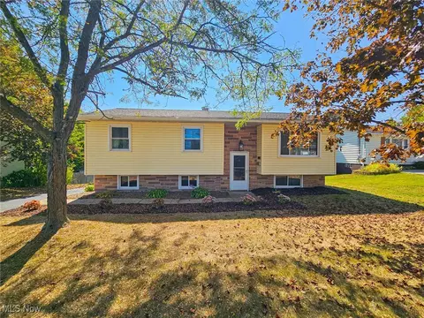 2981 Louise Rita Ct, Youngstown, OH 44511