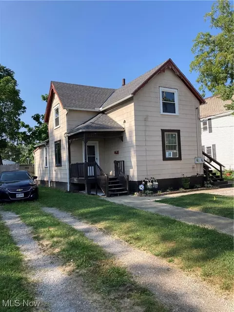 312 16th St, Elyria, OH 44035