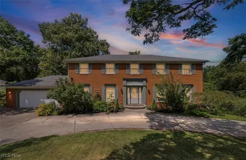 18680 Bennett Rd, North Royalton, OH 44133