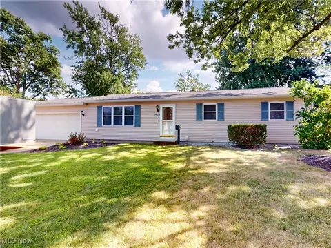 7698 Miami Rd, Mentor On The Lake, OH 44060