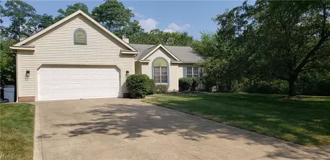 858 Yesterday Ln, Medina, OH 44256