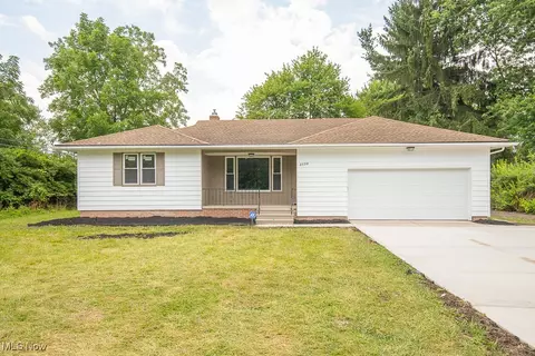 22210 Emery Rd, North Randall, OH 44128