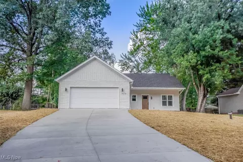 3078 Greenhill Rd, Akron, OH 44319