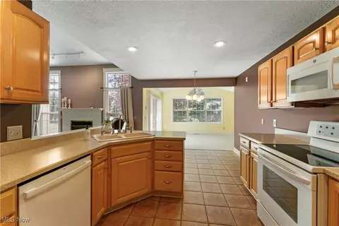 6621 Marelis Ave NE, Canton, OH 44721 photo 14