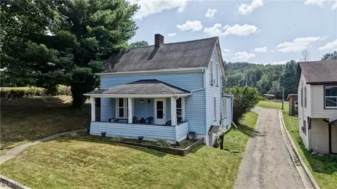 218 Gordon St, Bowerston, OH 44695