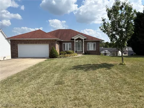 46371 Country Lake Dr, Saint Clairsville, OH 43950