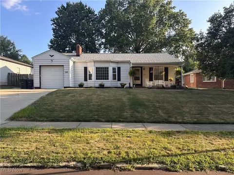1500 Thornapple Ave, Akron, OH 44301