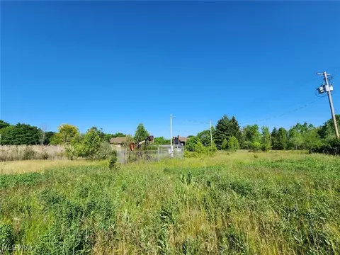 Aberth Drive, Akron, OH 44320