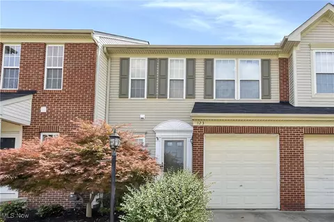 123 Ledgestone Ct, Berea, OH 44017