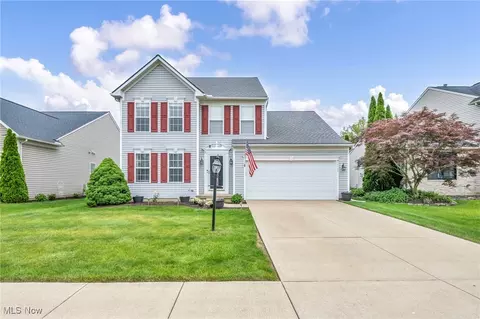 38484 Misty Meadow Trl, North Ridgeville, OH 44039