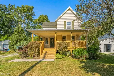 474 1st St, Geneva, OH 44041