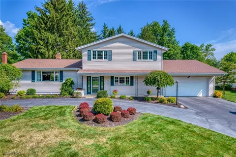 6777 Eastgate Dr, Mayfield Village, OH 44143