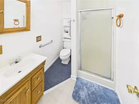 Bath - 819 W 4th St, Williamstown, WV 26187 photo 1 of 2