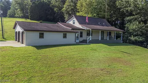 8935 Blackrun Rd, Nashport, OH 43830