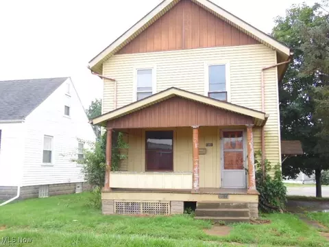 1301 Orange St, Coshocton, OH 43812