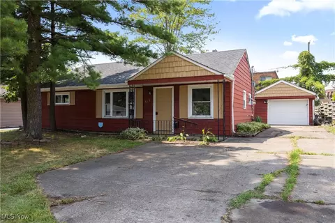 513 Willow Park Rd, Elyria, OH 44035