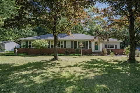 4379 Orangedale Rd, Orange, OH 44022