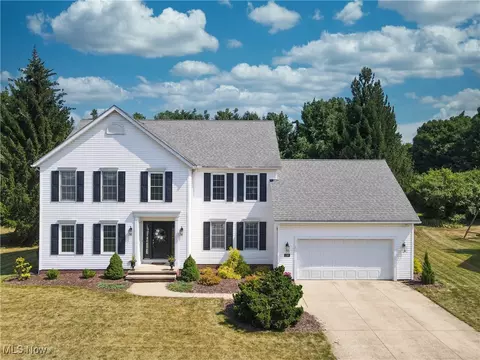 3165 Peterboro Dr, Stow, OH 44224