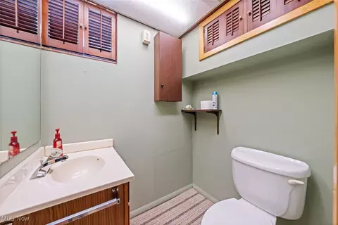 Bath - 327 E 280th St, Euclid, OH 44132 photo 3 of 3