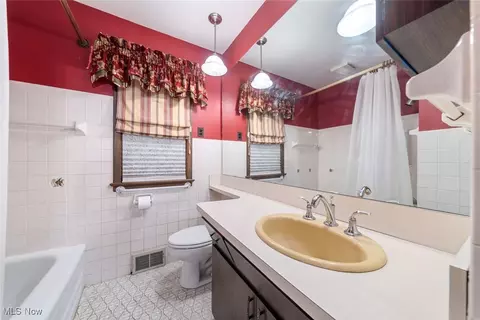 Bath - 327 E 280th St, Euclid, OH 44132 photo 1 of 3