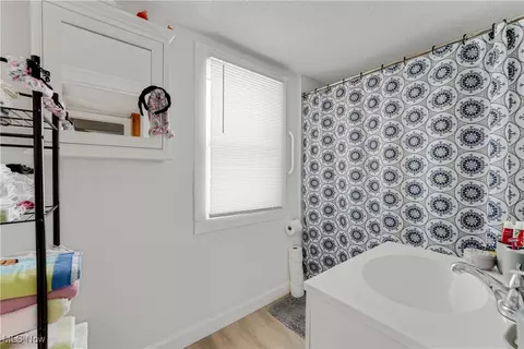 Bath - 254 E 248th St, Euclid, OH 44123 photo 1 of 1