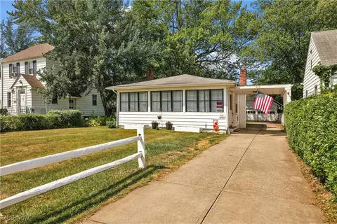 Exterior - 254 E 248th St, Euclid, OH 44123 photo 3 of 9