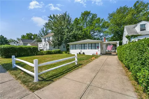 254 E 248th St, Euclid, OH 44123