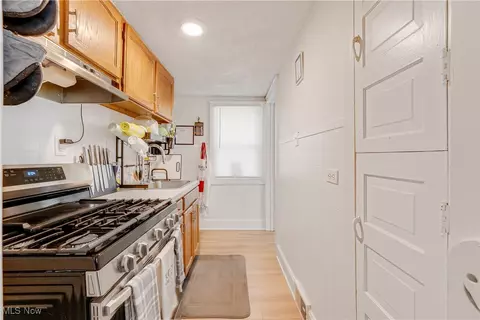 Kitchen - 254 E 248th St, Euclid, OH 44123 photo 1 of 2