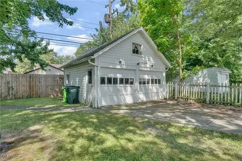 Exterior - 254 E 248th St, Euclid, OH 44123 photo 8 of 9