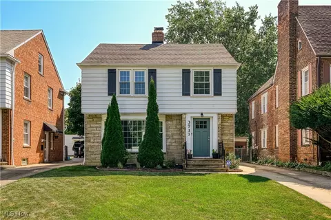 3717 Winchell Rd, Shaker Heights, OH 44122