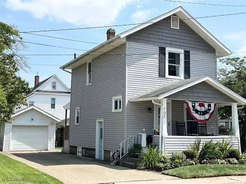 702 10th St NE, Massillon, OH 44646