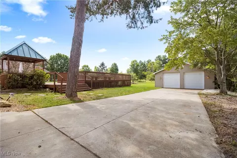 5960 Ford Rd, Elyria, OH 44035 photo 3
