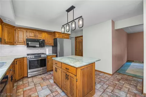 5960 Ford Rd, Elyria, OH 44035 photo 23