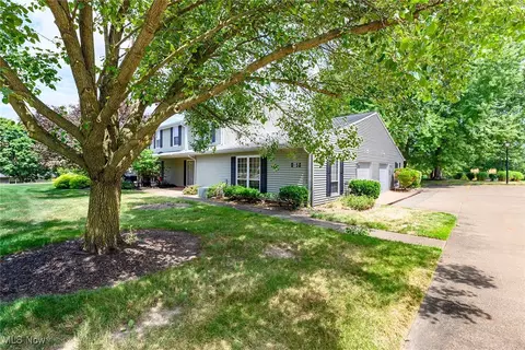 4917 Independence Cir #B, Stow, OH 44224