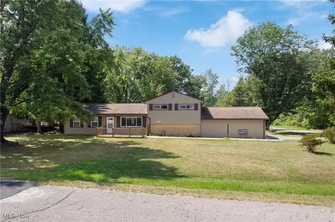 3931 Rosalind Dr, Rootstown, OH 44272 photo 2
