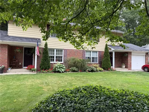 4214-4218 Woodpark Dr, Stow, OH 44224