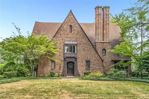 2717 Leighton Rd, Shaker Heights, OH 44120