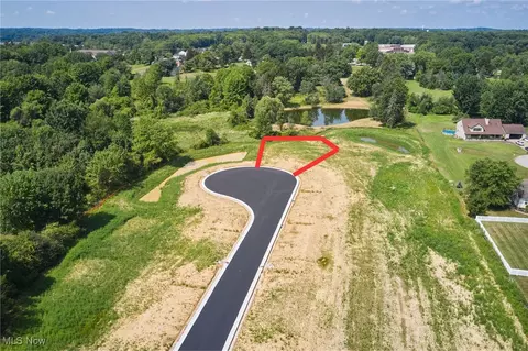 2975 S L 1 Willow Way, Norton, OH 44203
