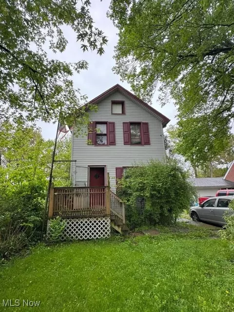 746 Taylor St, Hubbard, OH 44425