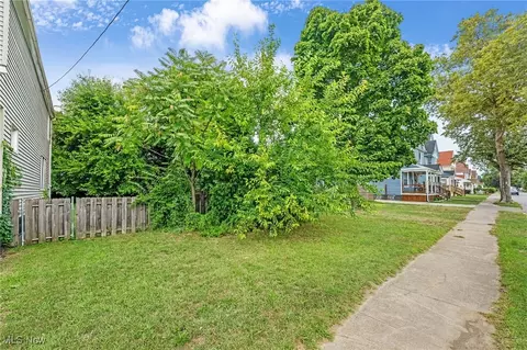 2256 E 85th St, Cleveland, OH 44106