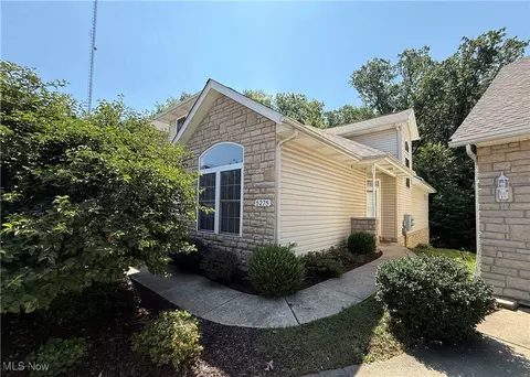 5275 Rolling Meadow Dr, Parma, OH 44134