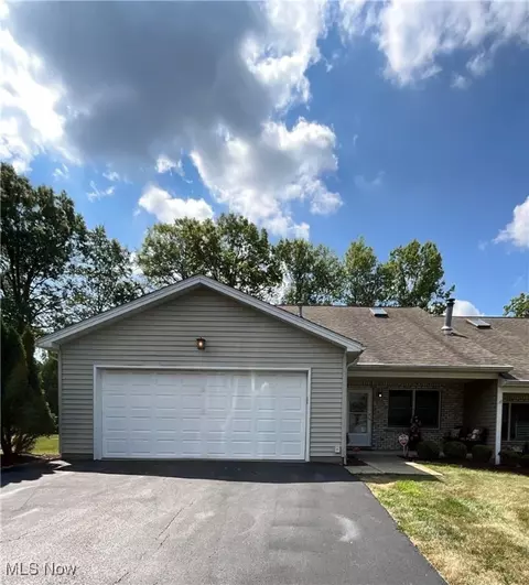 557 Wilcox Rd #A, Austintown, OH 44515
