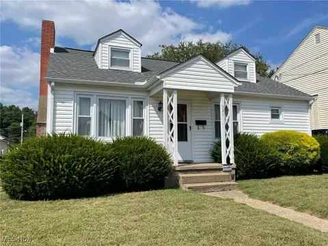 921 Lindbergh Ave, Zanesville, OH 43701