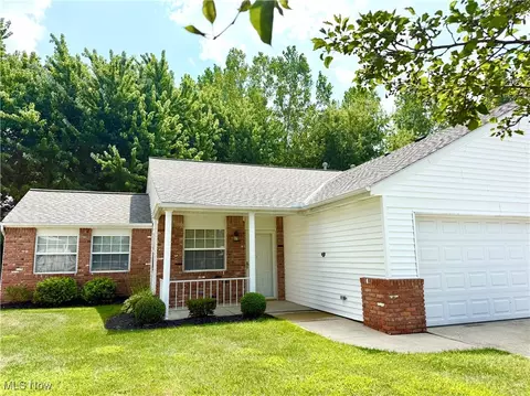 1880 Royal Oak Dr, Painesville, OH 44077