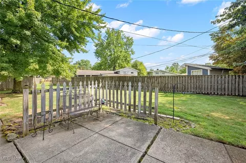 Exterior - 525 Beeler Dr, Berea, OH 44017 photo 6 of 7