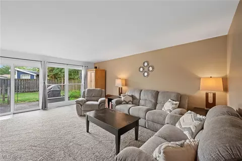 Living - 525 Beeler Dr, Berea, OH 44017 photo 5 of 5
