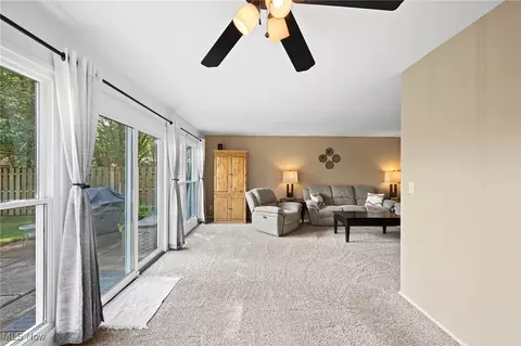 Living - 525 Beeler Dr, Berea, OH 44017 photo 2 of 5