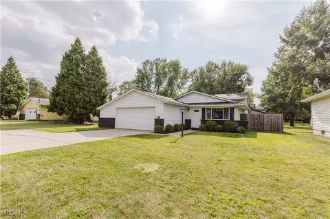 16940 Howe Rd, Strongsville, OH 44136